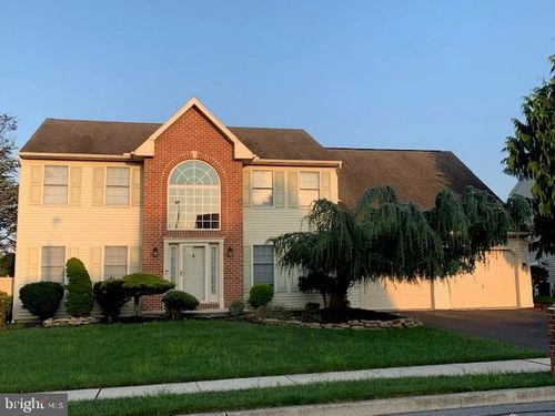 401 Augusta Dr E, Reading, PA, 19608-2129 | Card Image