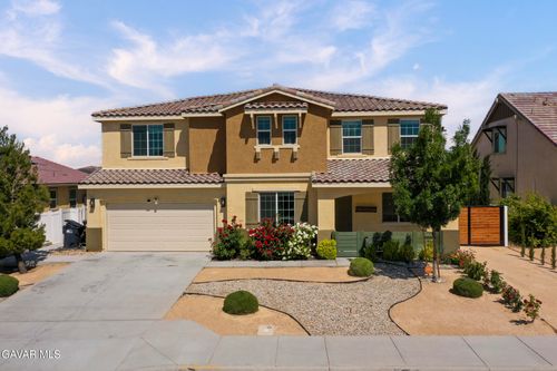 39028 Mondell Pine Ave, Palmdale, CA, 93551-6042 | Card Image
