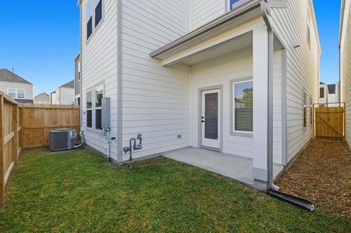 411 Stonework Landing Ln, Houston, TX, 77076-1087 | Card Image