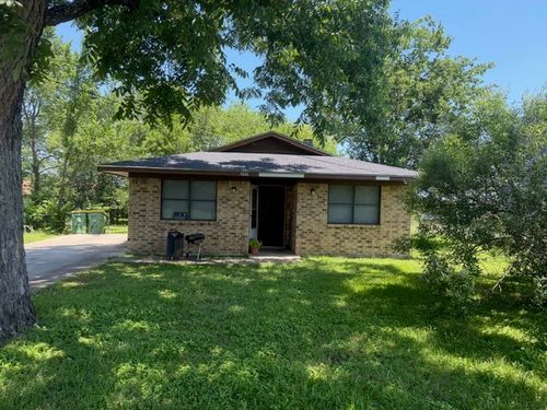 205 E Sabine St, Groesbeck, TX, 76642-1458 | Card Image