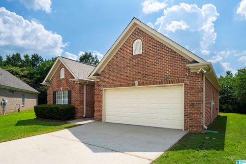 562 Summit Cir, FULTONDALE, AL, 35068-6010 | Card Image
