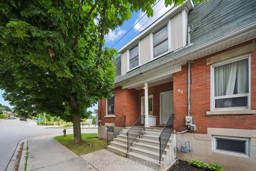 90 Neeve St, Guelph, ON, N1E5S1 | Card Image