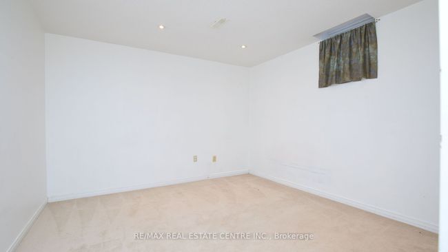 32 Pappain Cres, House other with 6 bedrooms, 3 bathrooms and 4 parking in Brampton ON | Image 30