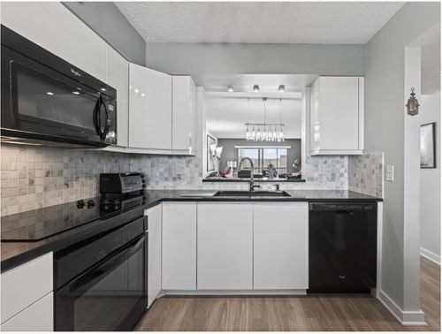 7290 Kinghurst Dr, Delray Beach, FL, 33446-2983 | Card Image