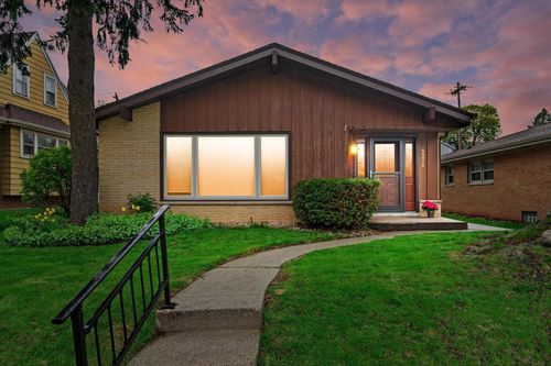 5224 W Rita Drive, WEST ALLIS, WI, 53219 | Card Image