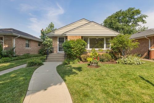 7418 Kildare Ave, Skokie, IL, 60076-3822 | Card Image