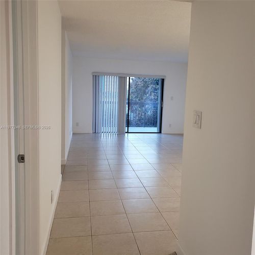 apt-314-1301 Ne 7th St, Hallandale Beach, FL, 33009-3678 | Card Image