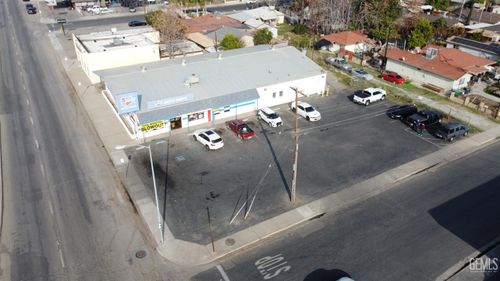 10213 Main St, Lamont, CA, 93241-1704 | Card Image