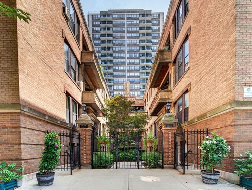 1g-2743 N Hampden Ct, Chicago, IL, 60614-1685 | Card Image