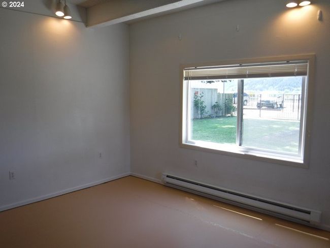 160 Spring St, House other with 3 bedrooms, 3 bathrooms and null parking in Gardiner OR | Image 15