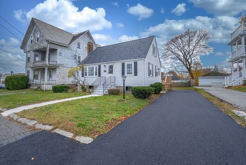 24 Oak St, Brockton, MA, 02301-1302 | Card Image