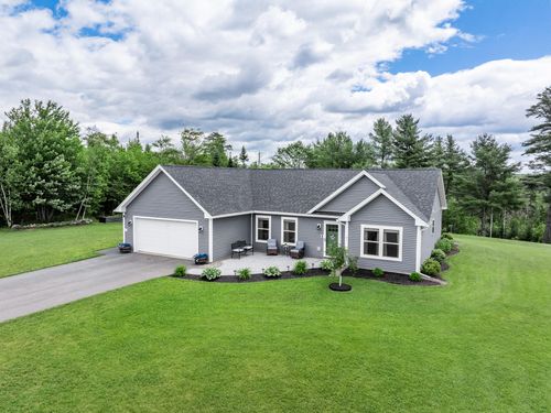 51 Knoll Crest Drive, Bangor, ME, 04401 | Card Image