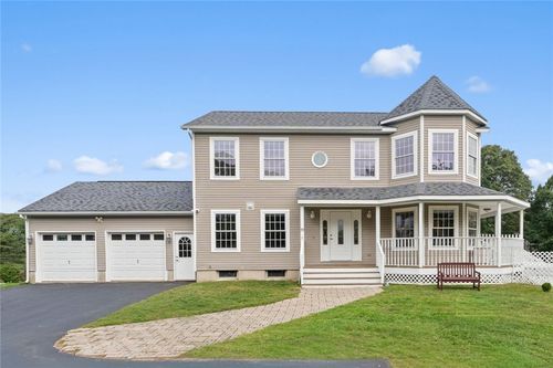 39 Moonlight Dr, Westerly, RI, 02891-3913 | Card Image