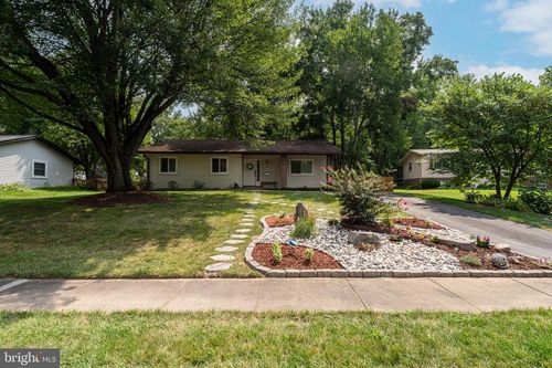 909 Mcdaniel Ct, HERNDON, VA, 20170-3207 | Card Image