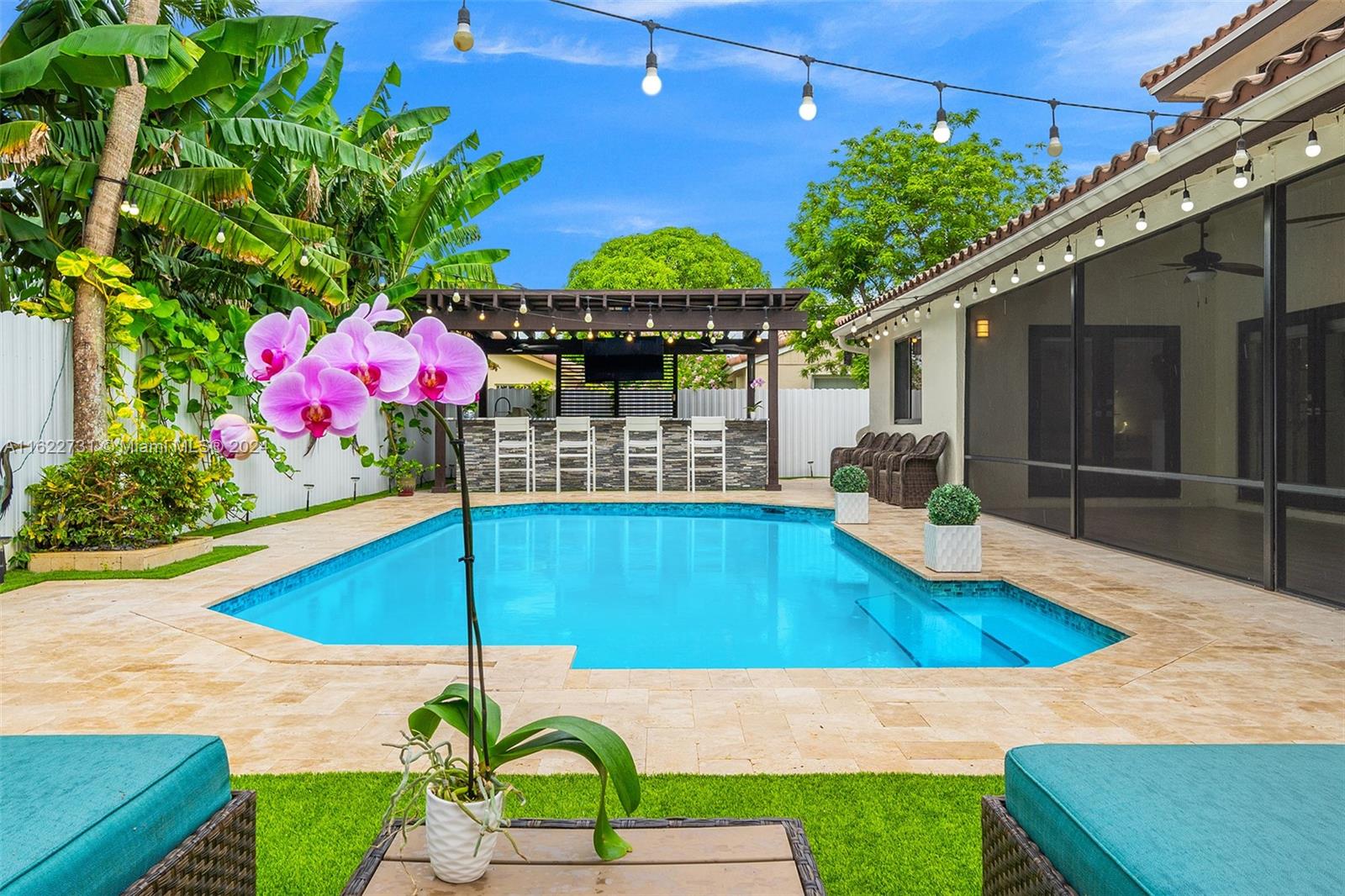 Stonetower St, Davie, FL 33331