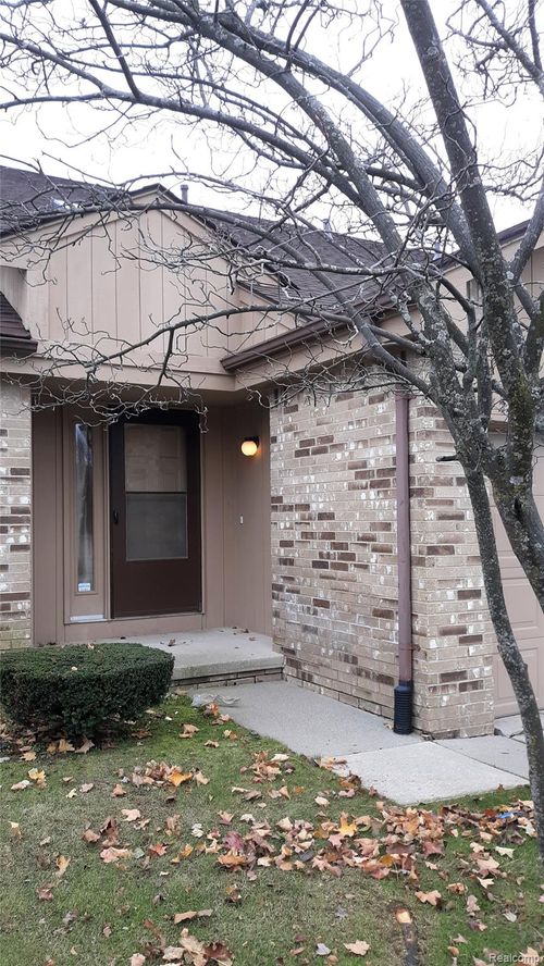 2266 Heritage Pointe Dr, Sterling Heights, MI, 48314-3737 | Card Image