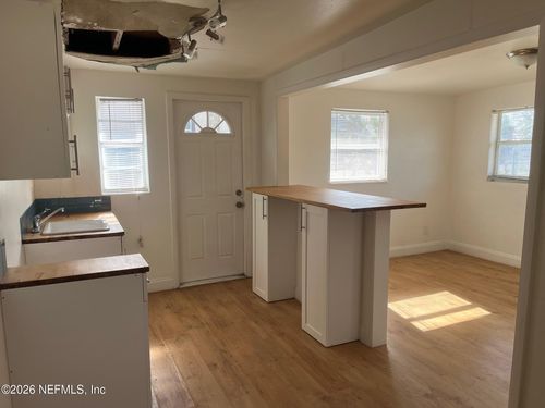 921 Canal St, Jacksonville, FL, 32209-7425 | Card Image