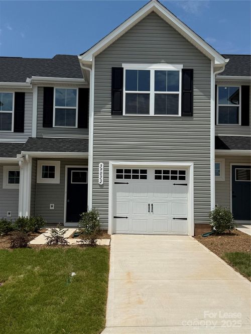 3903 15th Street Dr Ne, Hickory, NC, 28601-7542 | Card Image