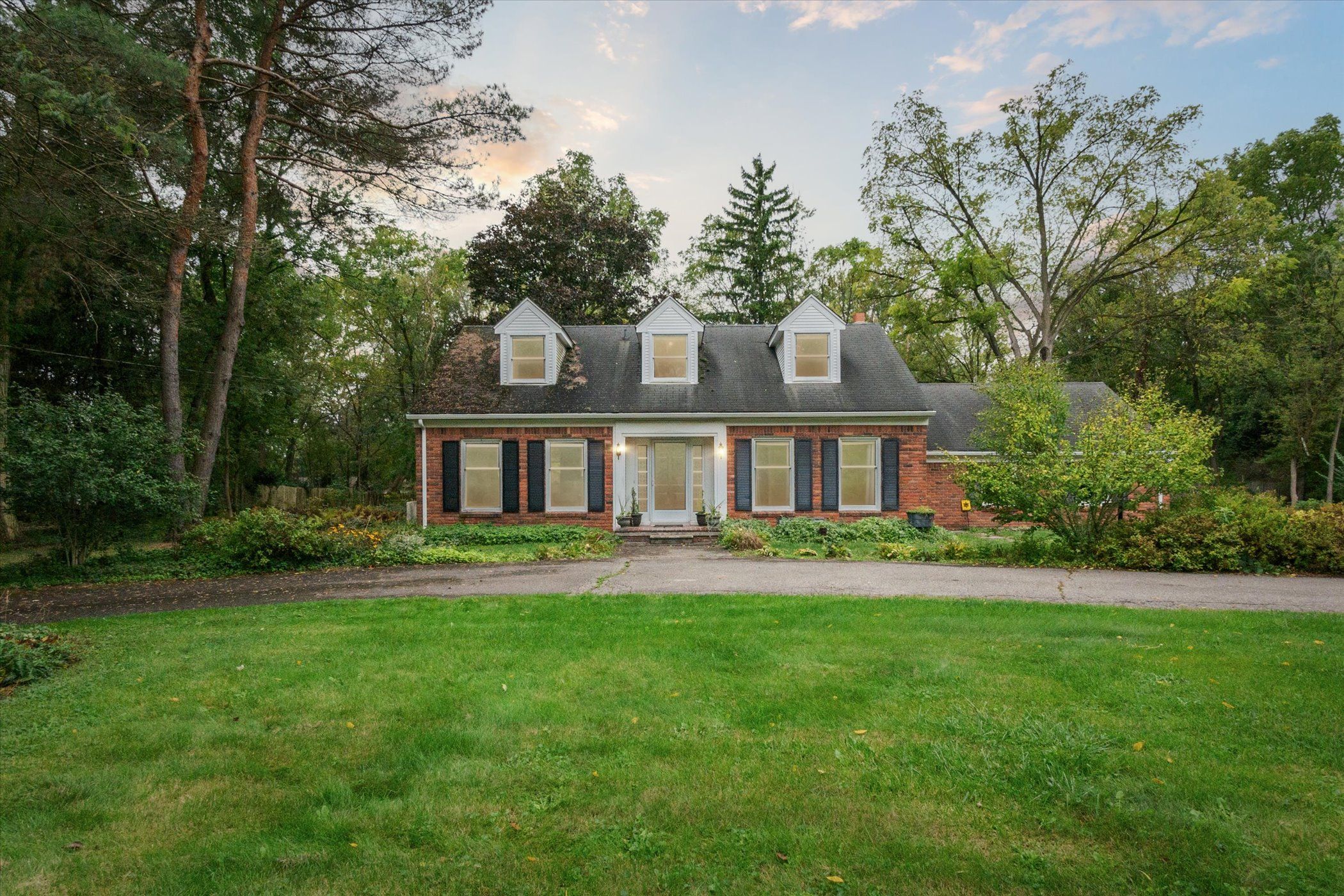 Collins Rd, Rochester, MI 48306