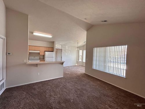 215 N Seafury Ln Apt 201, Boise, ID, 83704 | Card Image