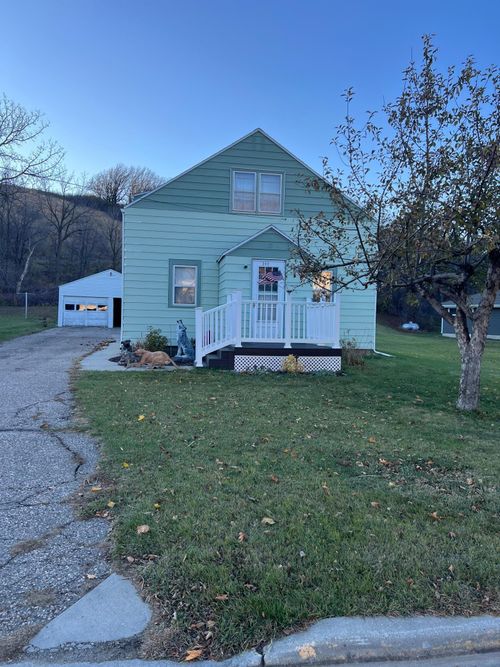 242 Grant St S, Lake Benton, MN, 56149-1500 | Card Image