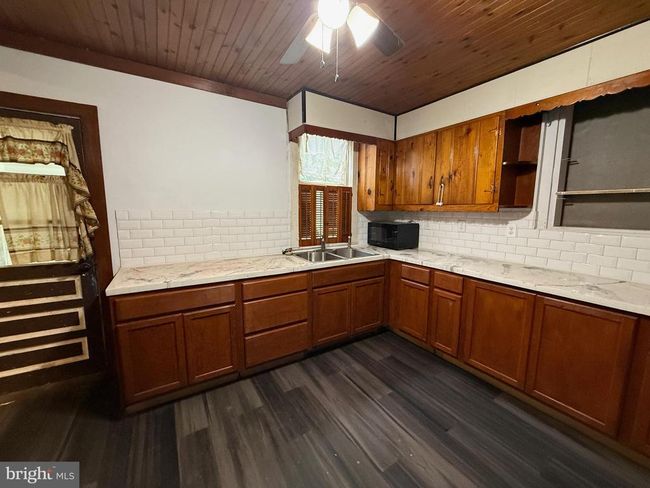 416 Laurel St, Townhouse with 3 bedrooms, 2 bathrooms and null parking in MINERSVILLE PA | Image 4