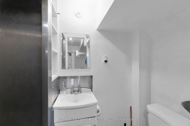 19 Rednor Dr, House attached with 4 bedrooms, 4 bathrooms and 4 parking in Brampton ON | Image 34