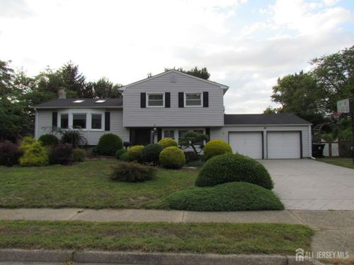 7 Wellington Rd, East Brunswick, NJ, 08816-1720 | Card Image