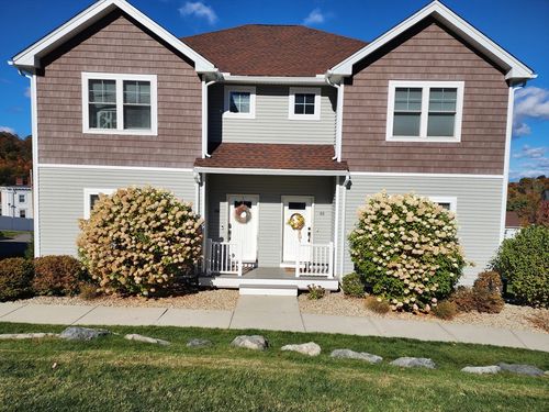 66-66 Oak St, Clinton, MA, 01510-3709 | Card Image