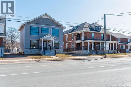 197 Av Université, Moncton, NB, E1C5K4 | Card Image