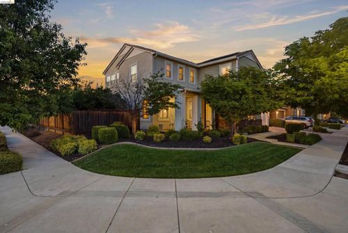 401 Springdale Ct, Brentwood, CA, 94513 | Card Image