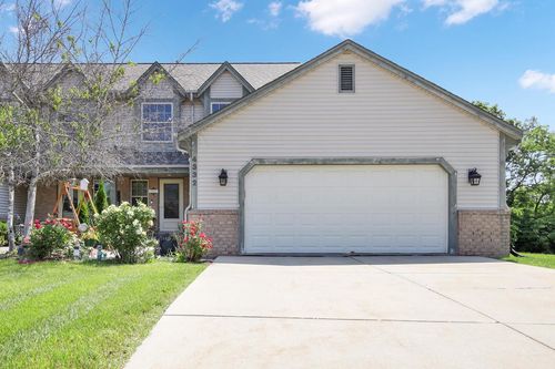 4332 S Rose Court, New Berlin, WI, 53151 | Card Image