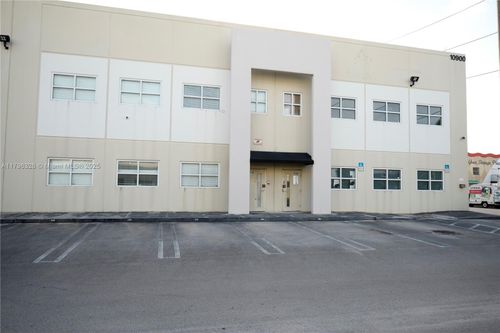 240-10900 Nw 21st St, Sweetwater, FL, 33172 | Card Image