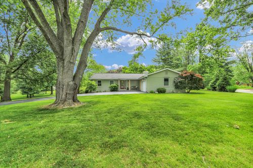 1104 Parkview Dr, Mahomet, IL, 61853-9327 | Card Image
