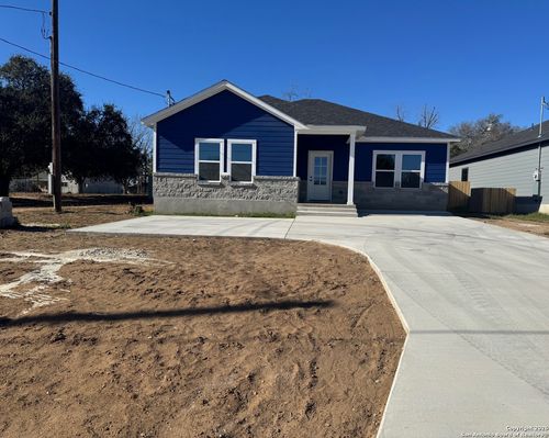 19505 Somerset Rd, Lytle, TX, 78052-4100 | Card Image