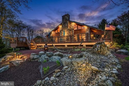 18 Hazlewood Dr, Lake Harmony, PA, 18624-8804 | Card Image
