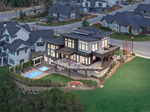 2022 Pebble Dr, Victoria, BC, V9B0T4 | Card Image