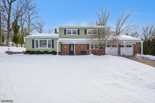 25 Nathan Way, Wayne, NJ, 07470-6557 | Card Image