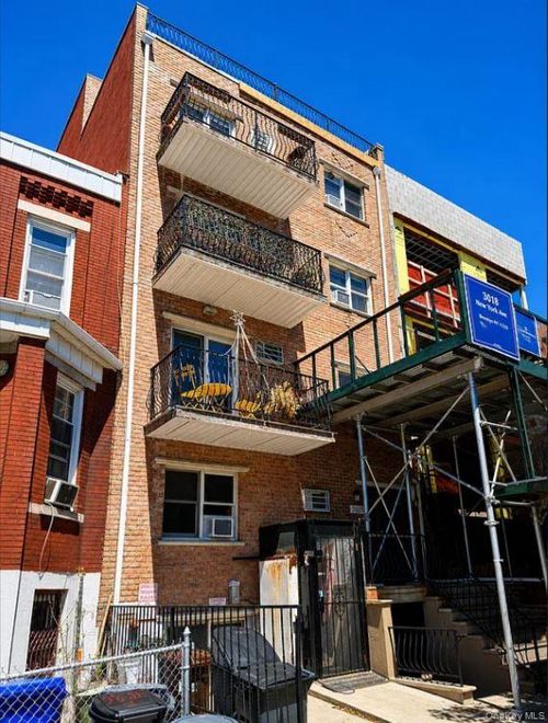3018 23rd Street, New York, NY, 11102 | Card Image