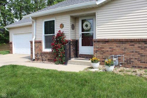 1-300 Longcastle Dr, Greencastle, IN, 46135-2445 | Card Image