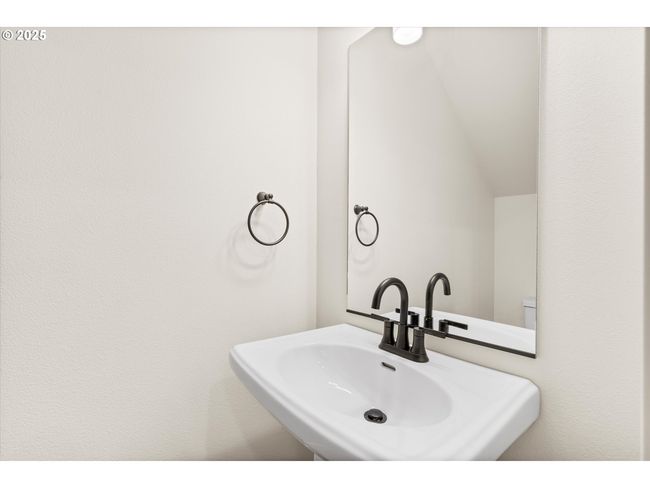 6307 Se Chloe Rose Way, House attached with 3 bedrooms, 3 bathrooms and 1 parking in Milwaukie OR | Image 8