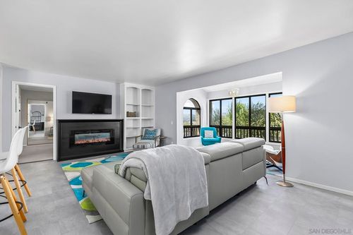 unit-303-2510 Clairemont Dr, San Diego, CA, 92117-6606 | Card Image