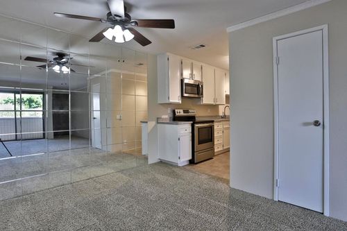 b208-2820 N Arcadia Ct, Palm Springs, CA, 92262-1636 | Card Image
