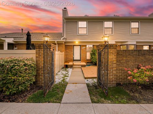 31008 Country Blf, Farmington Hills, MI, 48331-1006 | Card Image