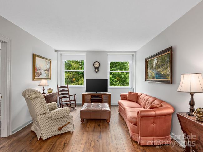 APT-207 - 622 S Haywood St, Condo with 2 bedrooms, 1 bathrooms and null parking in Waynesville NC | Image 4