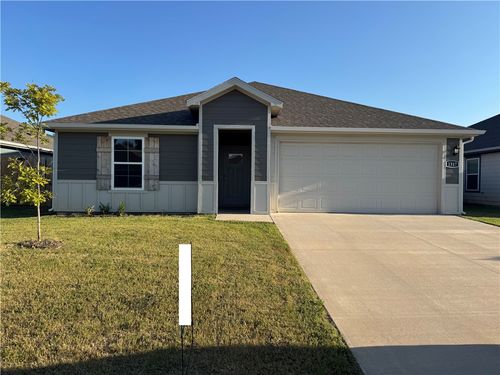 1317 Chavis St, Gentry, AR, 72734-4032 | Card Image