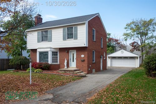 8125 Mackay Ct, Utica, MI, 48317-5542 | Card Image