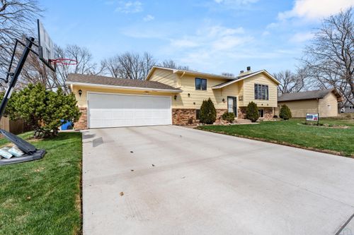 710 Sharpe Dr, Vermillion, SD, 57069-3633 | Card Image