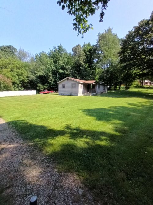 1233 N Charlotte St, Dickson, TN, 37055-5824 | Card Image