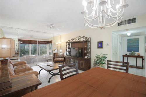 apt-311-5171 W Oakland Park Blvd, Lauderdale Lakes, FL, 33313-7927 | Card Image